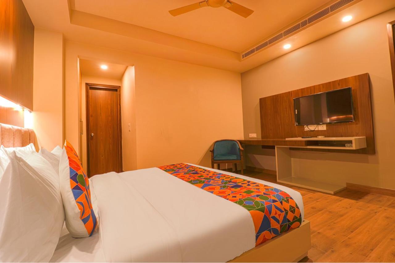 Fabhotel Prime Shanit Delhi  Ngoại thất bức ảnh